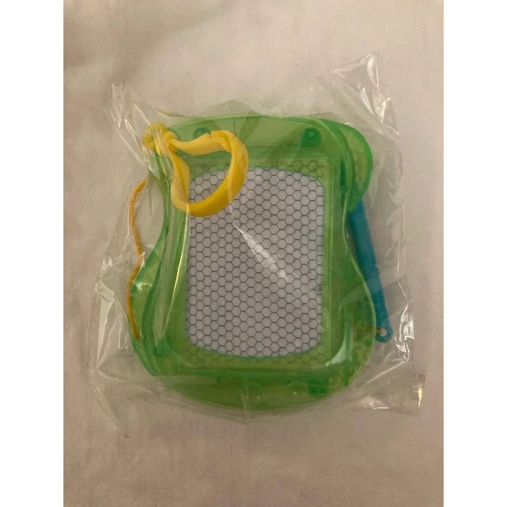 Mini Magnetic Drawing Board Keychain - Fun Party Favors for Kids